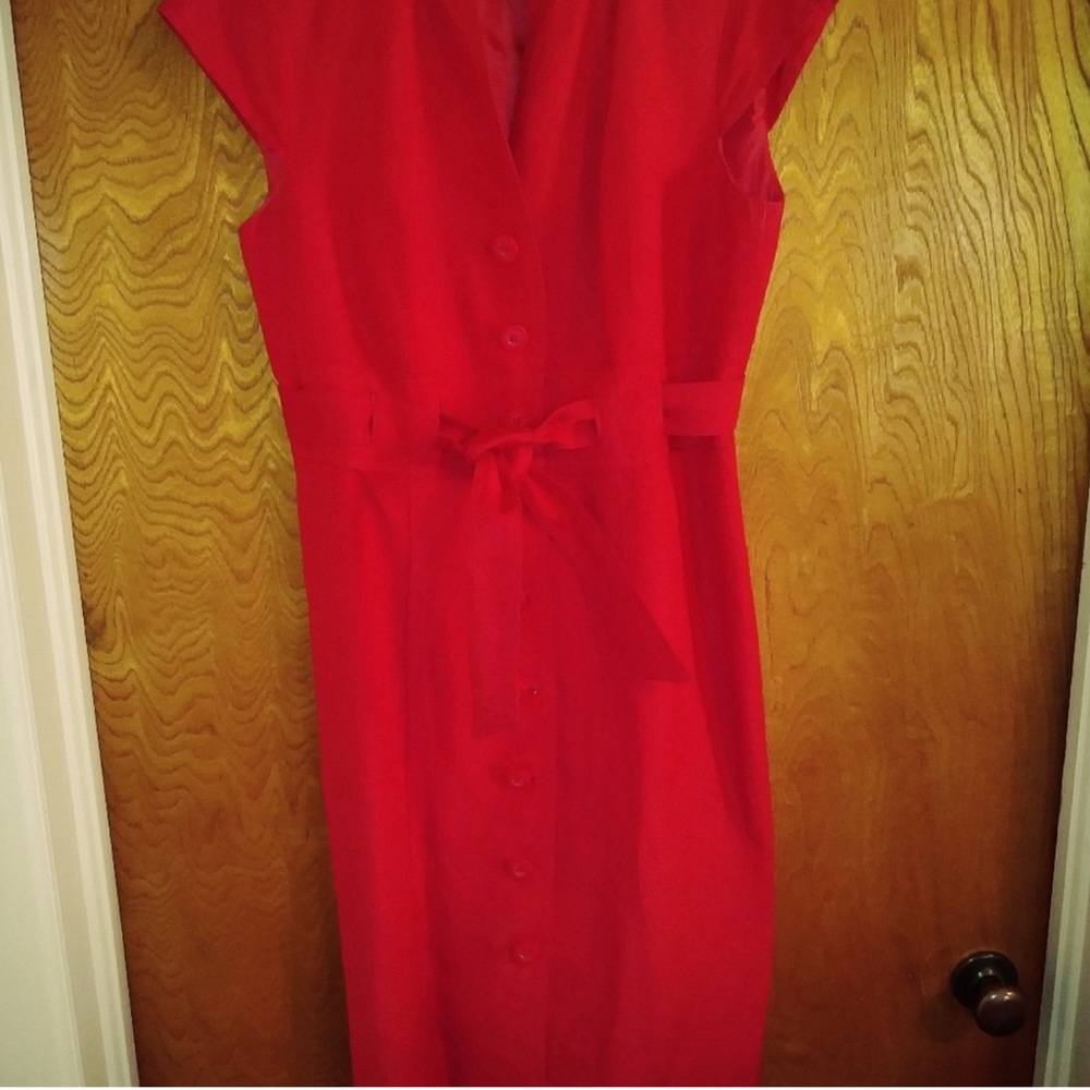 Calvin Klein Elegant Red Button-Down Dress